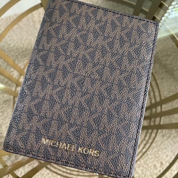 Michael Kors Handbags - Michael Kors Bedford Travel Passport Wallet